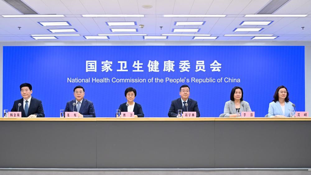 让伟大建党精神代代相传