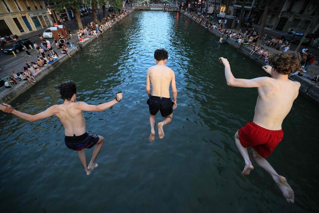 解放军破晓出击现场画面